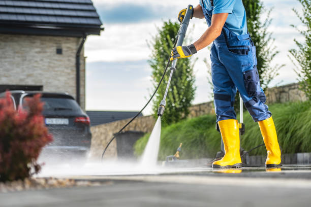 Why Choose Our Certified Pressure Washing Experts for Your Project Needs in Deerwood, TX?